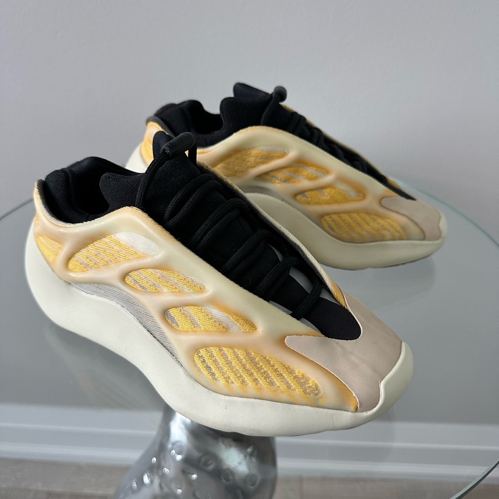 Adidas Yeezy 700 – Size US 5.5 / EU 38 – Excellent Condition ✨